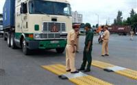 Hà Nội và Hòa Bình xử lý 87 xe vi phạm tải trọng