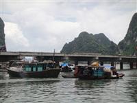 Xây cầu cảng thuộc Bến cảng hành khách Hòn Gai ở Quảng Ninh