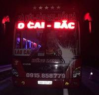 Xe khách bị ném đá trên cao tốc Hà Nội – Lào Cai